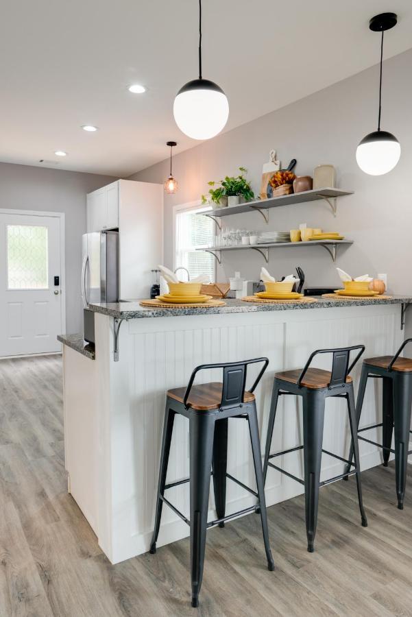 Modern Getaway Home Near Uga Arch Αθήνα Εξωτερικό φωτογραφία